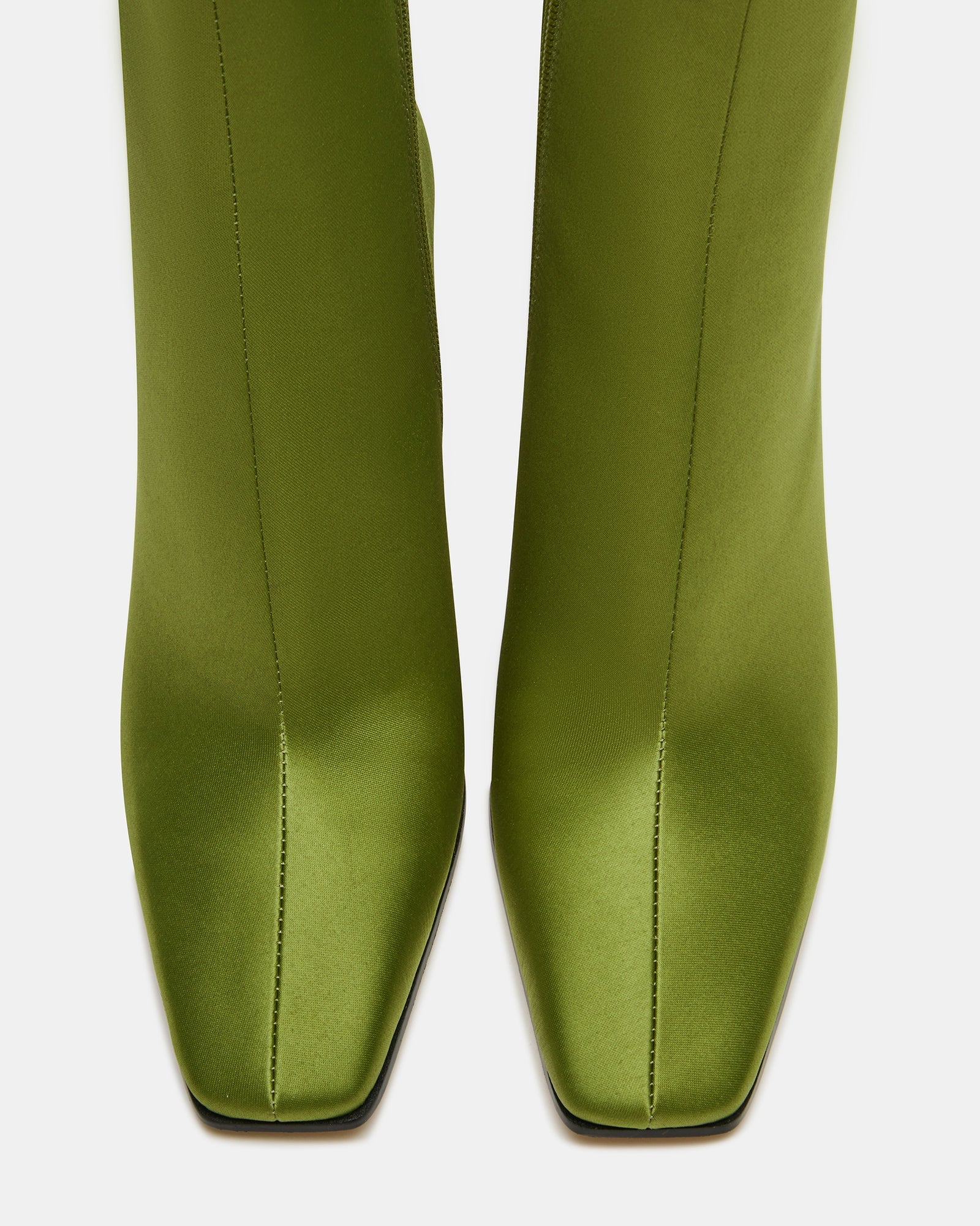 LIZABELLE GREEN - SM REBOOTED